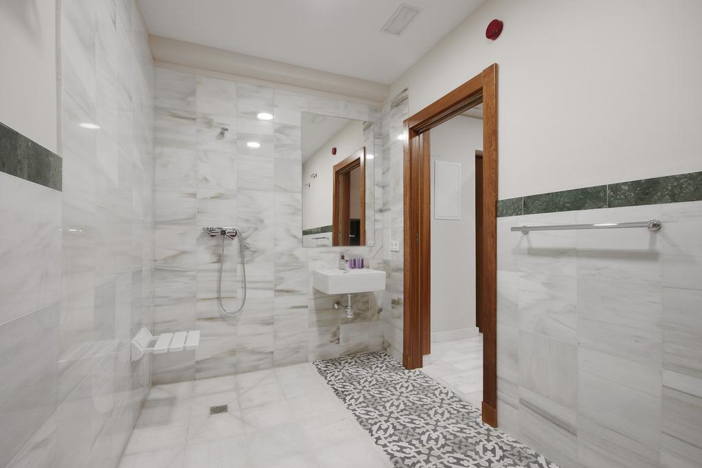 Suites Gran Via Capilla Real Granada Bagian luar foto